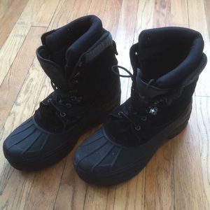 Itasca snow boots size 11, black, weatherproof